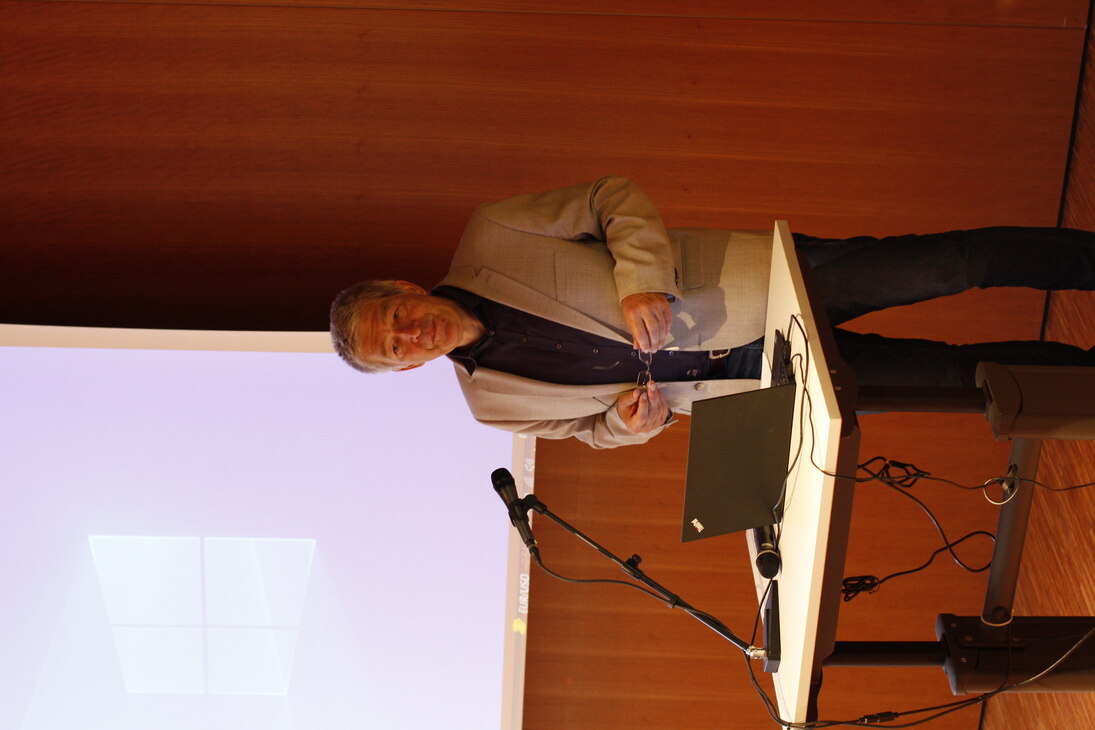 Prof. Dr. Matthias Middell, Prorektor für Campusentwicklung: Kooperation und Internationalisierung bei seinem Vortrag