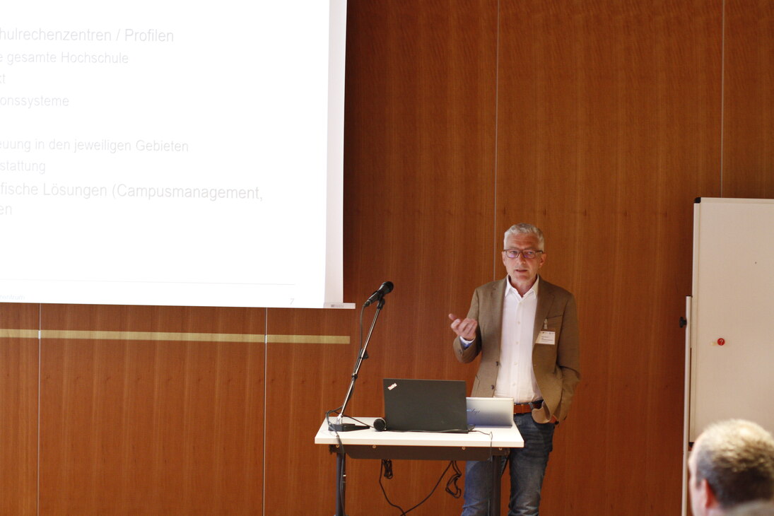Dieter Lehmann, Direktor Universitätsrechenzentrum der Universität Leipzig, bei seinem Vortrag